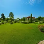 ヴィラ Dei Marmi, Pool & Garden *