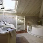 Dei Marmi, Pool & Garden