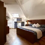 ヴィラ Dei Marmi, Pool & Garden *