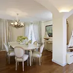ヴィラ Dei Marmi, Pool & Garden *