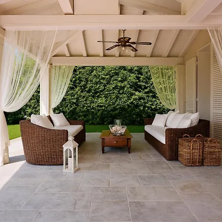 וילה Dei Marmi, Pool & Garden