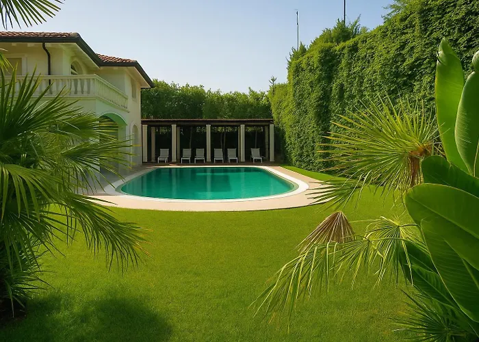 Dei Marmi, Pool & Garden Villa